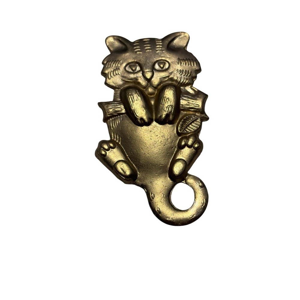 Vintage Gold Tone Hanging On Cute Kitty Cat Kitten Brooch Pin